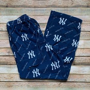 Men’s Yankees pajama pants